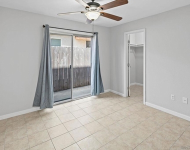 3625 43rd St - Photo Thumbnail 7