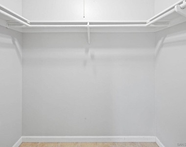 3625 43rd St - Photo Thumbnail 8
