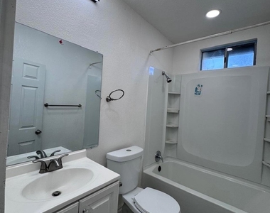 228 Richardson - Photo Thumbnail 19
