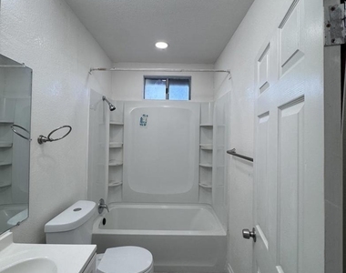 228 Richardson - Photo Thumbnail 18