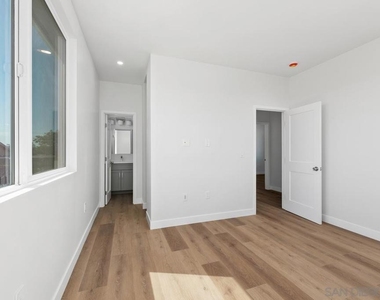 10349 Lipscomb Dr - Photo Thumbnail 14