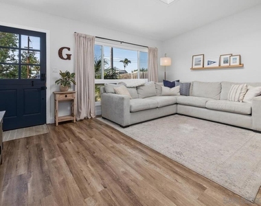 435 Cherry Ave - Photo Thumbnail 4