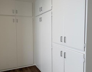 18619 Collins Street - Photo Thumbnail 21