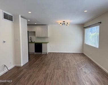 18619 Collins Street - Photo Thumbnail 1