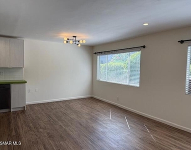 18619 Collins Street - Photo Thumbnail 3