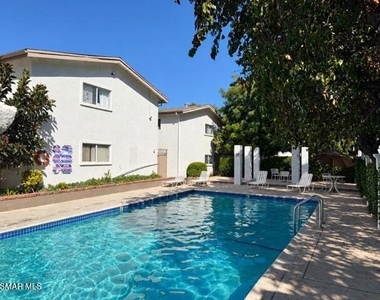 18619 Collins Street - Photo Thumbnail 27