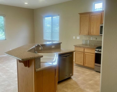 49634 Wayne Street - Photo Thumbnail 8