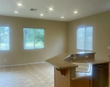 49634 Wayne Street - Photo Thumbnail 7