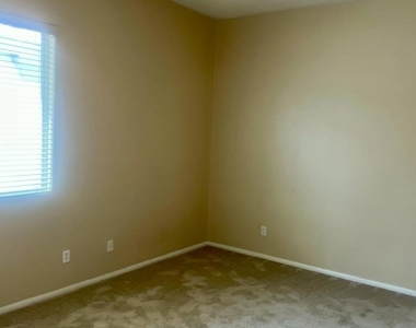 49634 Wayne Street - Photo Thumbnail 18