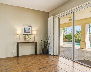 2 Brentwood Way - Photo Thumbnail 4