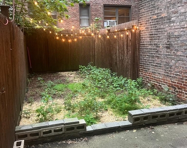 East 74th Street - Photo Thumbnail 5