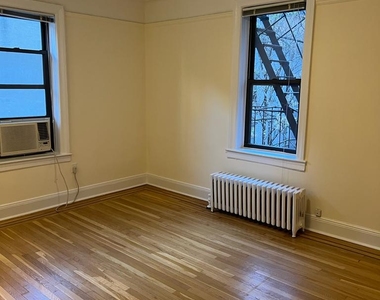 East 51st Street - Photo Thumbnail 3