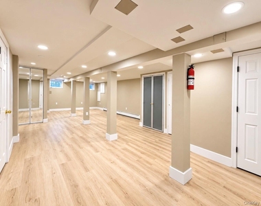13311 Sitka Street - Photo Thumbnail 11
