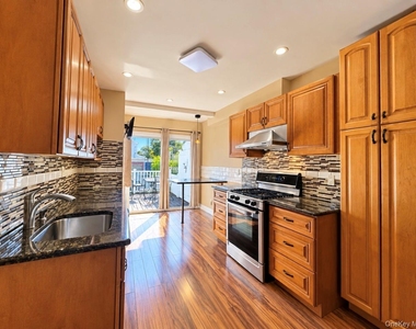 13311 Sitka Street - Photo Thumbnail 4