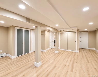 13311 Sitka Street - Photo Thumbnail 10
