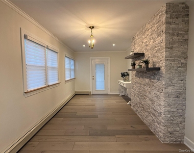 85 Violet Avenue - Photo Thumbnail 5