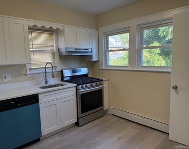 6 Red Brook Terrace - Photo Thumbnail 10