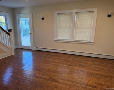 6 Red Brook Terrace - Photo Thumbnail 4
