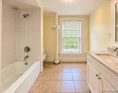 19 Stone Avenue - Photo Thumbnail 5