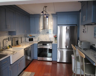 94 Main Street - Photo Thumbnail 1