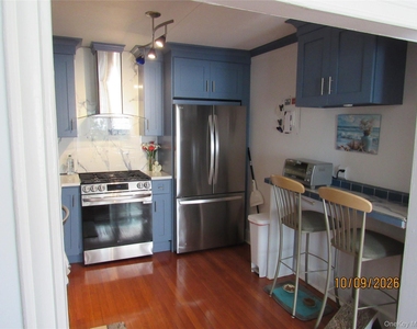94 Main Street - Photo Thumbnail 4