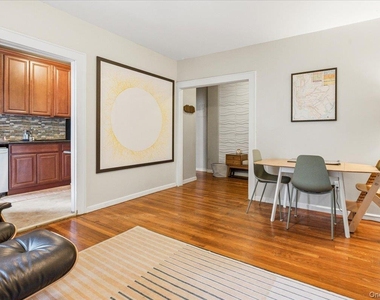68-12 Burns Street - Photo Thumbnail 7