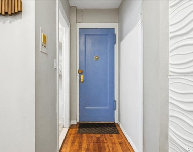 68-12 Burns Street - Photo Thumbnail 5