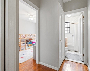 68-12 Burns Street - Photo Thumbnail 23