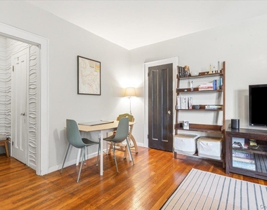 68-12 Burns Street - Photo Thumbnail 9