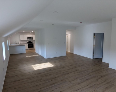 7 Lisa Drive - Photo Thumbnail 16