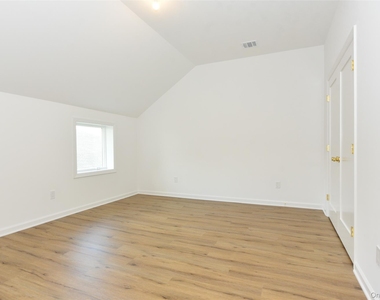 7 Lisa Drive - Photo Thumbnail 11