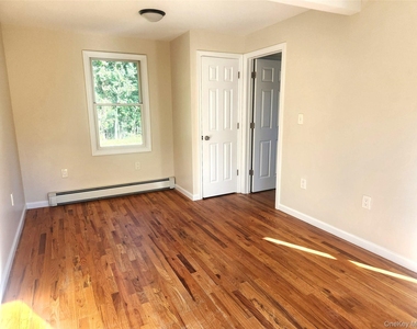 48 Maple Road - Photo Thumbnail 5