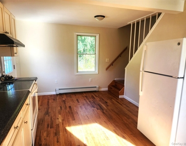 48 Maple Road - Photo Thumbnail 4