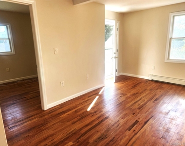 48 Maple Road - Photo Thumbnail 7