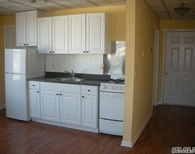 224 E Main Street - Photo Thumbnail 2