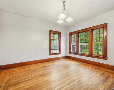 13 Cottage Street - Photo Thumbnail 7