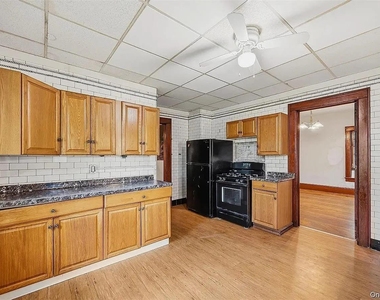 13 Cottage Street - Photo Thumbnail 4