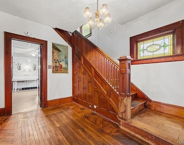 13 Cottage Street - Photo Thumbnail 2