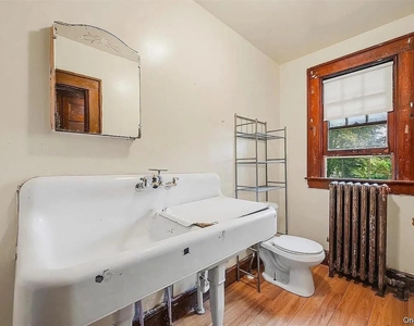 13 Cottage Street - Photo Thumbnail 6