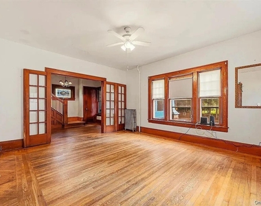 13 Cottage Street - Photo Thumbnail 3