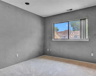 18 Villas Circle - Photo Thumbnail 12