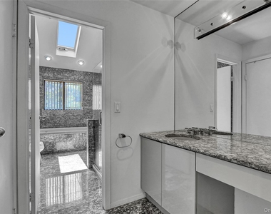 18 Villas Circle - Photo Thumbnail 9