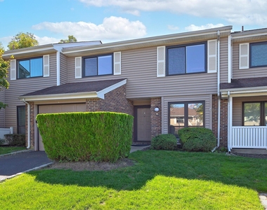56 South Pond Lane - Photo Thumbnail 3