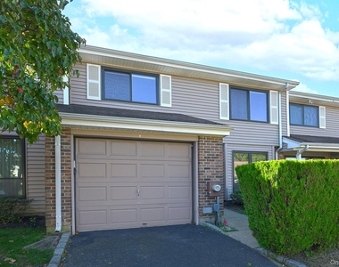 56 South Pond Lane - Photo Thumbnail 4