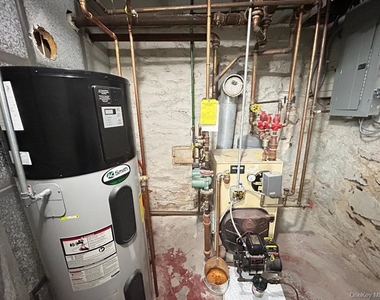 324 Hayward Avenue - Photo Thumbnail 17