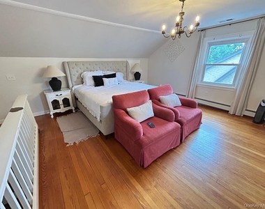 324 Hayward Avenue - Photo Thumbnail 10