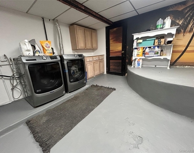 324 Hayward Avenue - Photo Thumbnail 16
