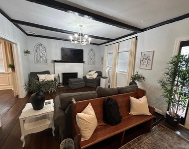 324 Hayward Avenue - Photo Thumbnail 7