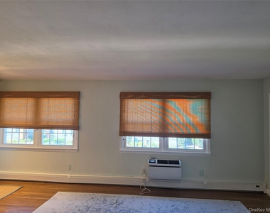 240 S Broadway - Photo Thumbnail 10