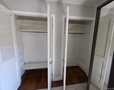 240 S Broadway - Photo Thumbnail 17